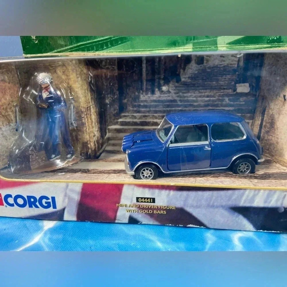 Corgi #04441 The Italian Job (1969) Blue Mini & Driver + Gold Bars - Rare🏦🚙🛣️ - Picture 8 of 12